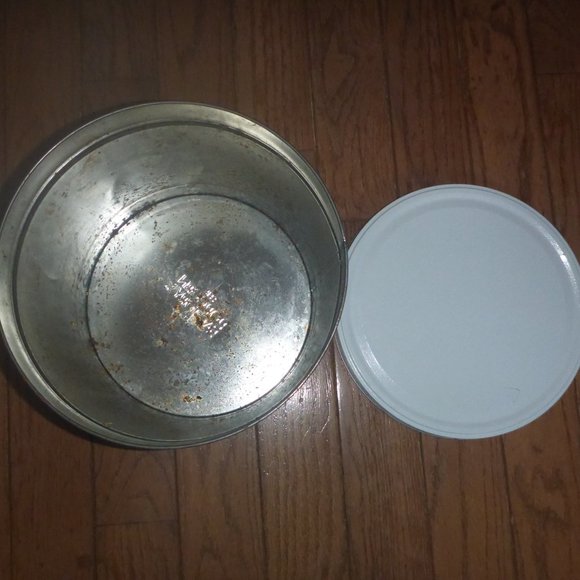 Easter Themed Metal Storage Tin - Super Cute! - Picture 3 of 3